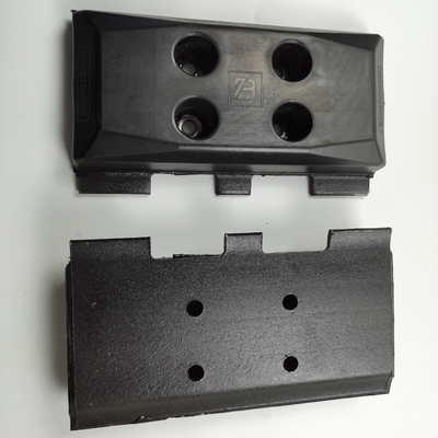 300 mm Schwarzgummi-Trackpad für Bomag Dynapac  Asphalt