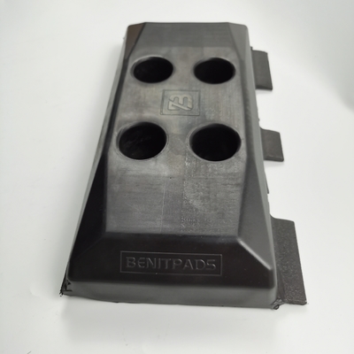 300 mm Schwarzgummi-Trackpad für Bomag Dynapac  Asphalt