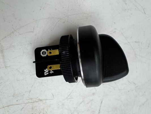 W195 W200 W205 Schalterknopf 2470410 Drehknopf Ein/Aus-Taste für Straßenfräsmaschinen Teile