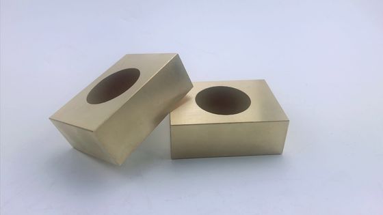 Unübertroffene Verschleißfestigkeit Asphalt-Pflaster-Schrauben-Metallmaterial